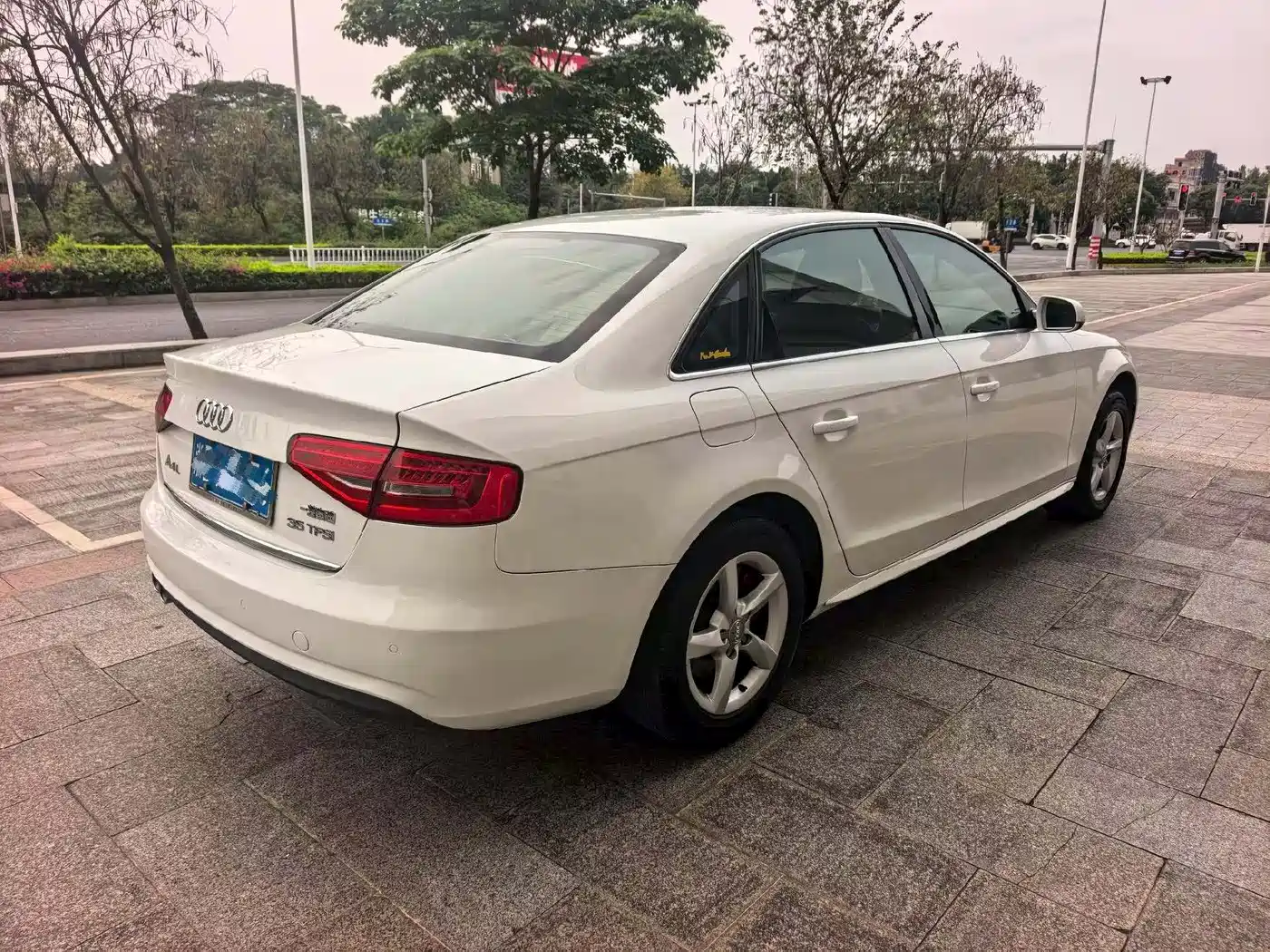Audi A4L 2013 35 TFSI Automatic Standard фото 5