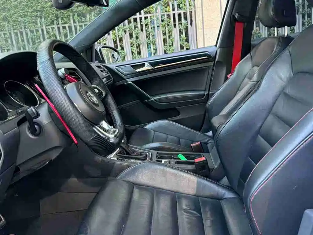 Volkswagen Golf 2016 1.6L Automatic Comfort фото 8