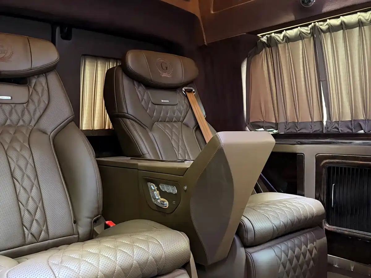 GMC Savana 2017 2017 6.0L G760S Elegance Imperial Edition