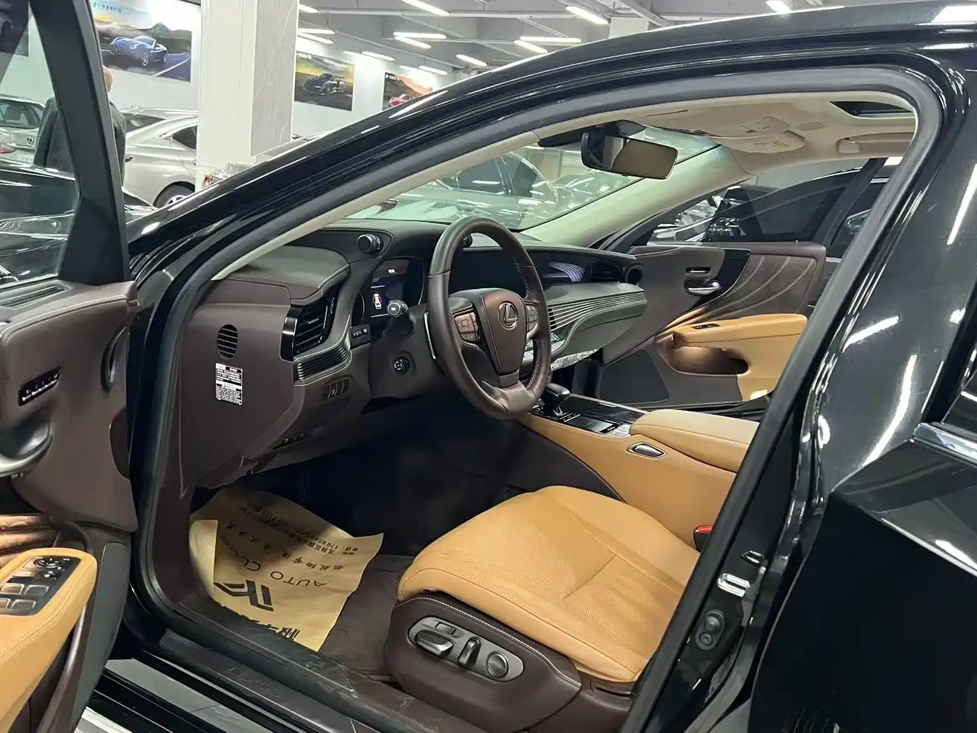 Lexus LS 2020 500h Excellence (China VI) фото 4