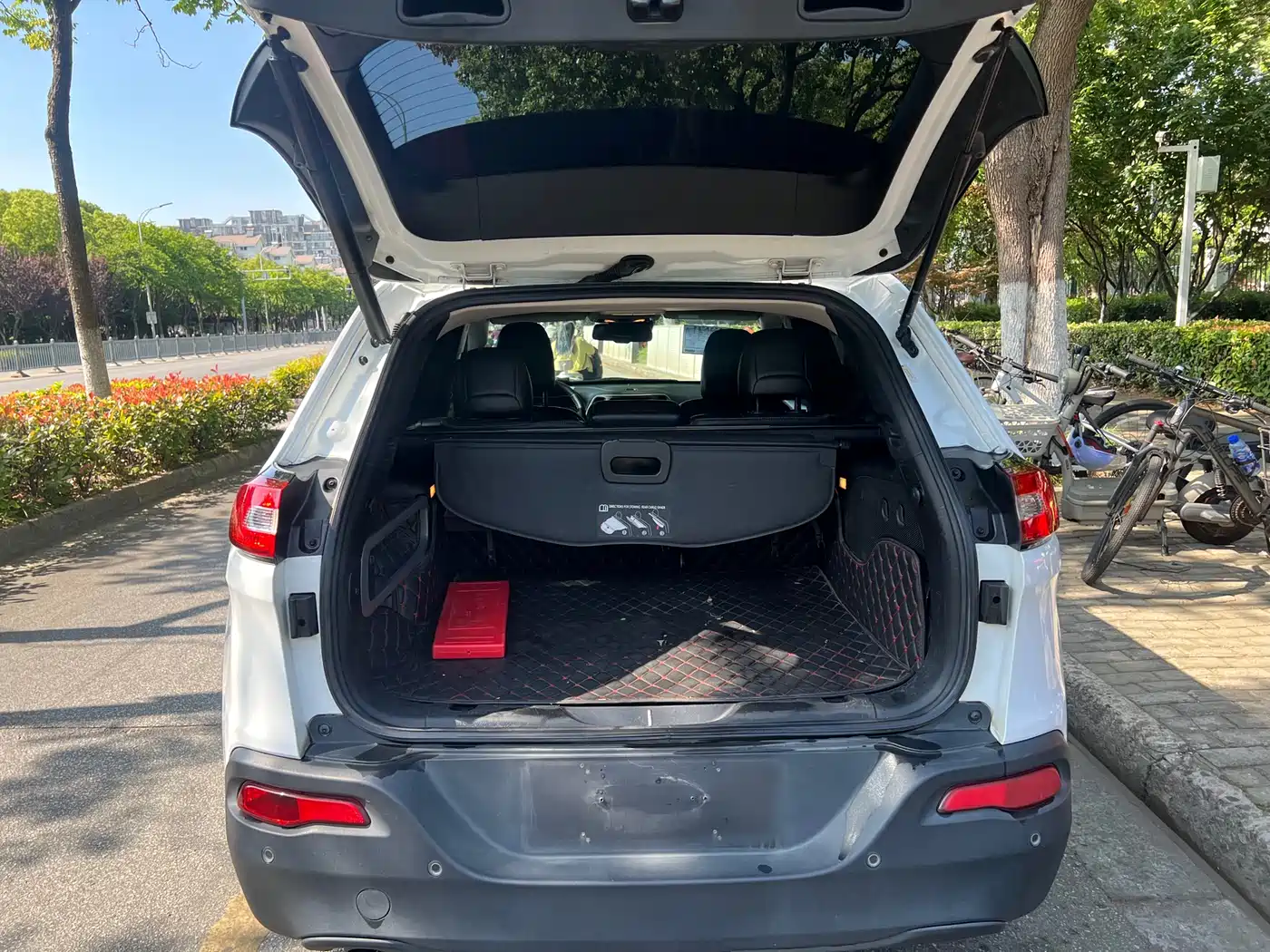 Jeep Cherokee (Import) 2015 2014 2.4L Luxury