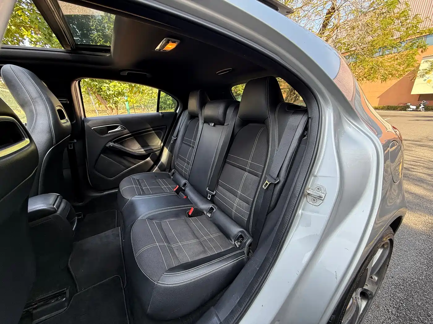 Mercedes-Benz A-Class (Import) 2013 A 200 Urban фото 8