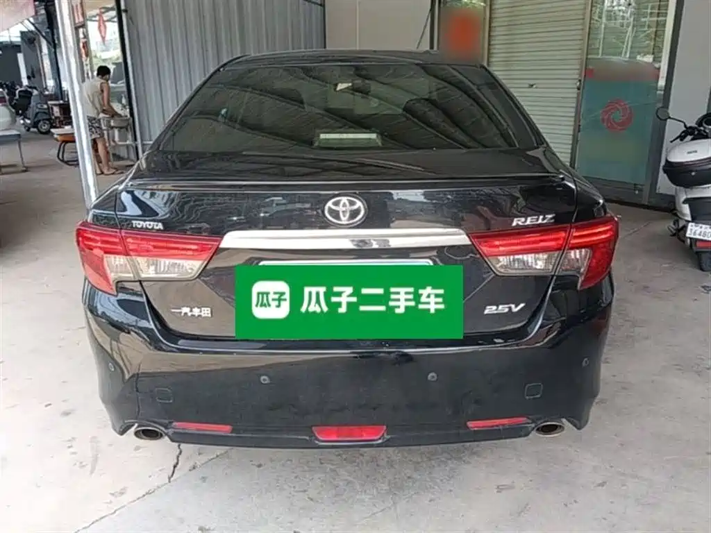 Toyota Reiz 2013 2.5V Premium Edition фото 6