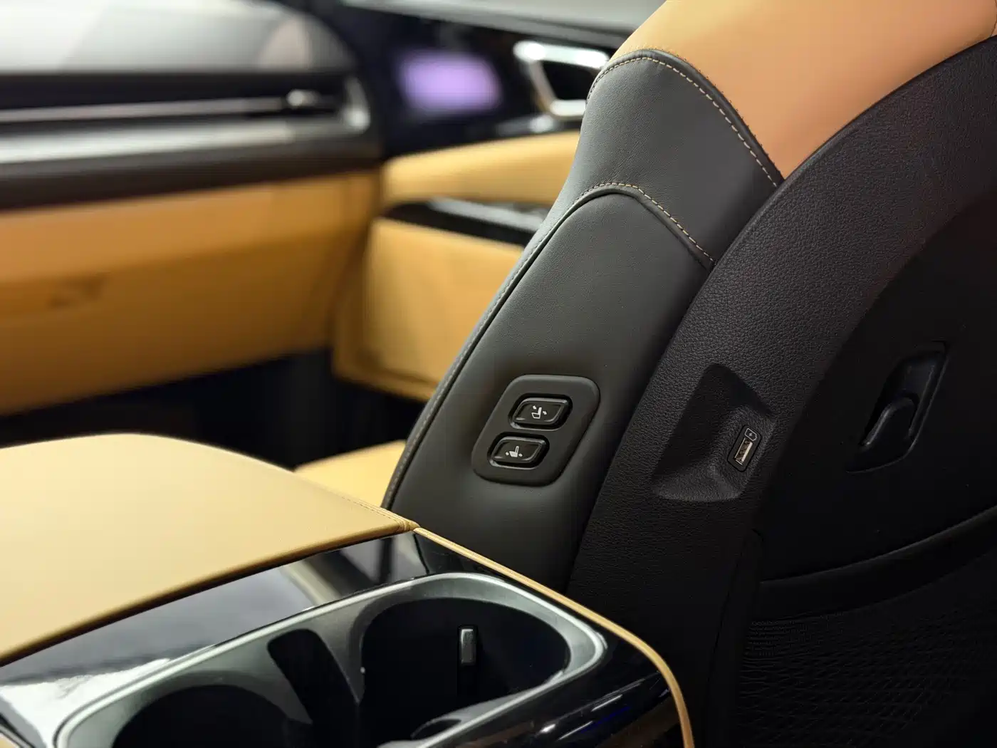 Kia Carnival 2021 2.0T Flagship Edition фото 23