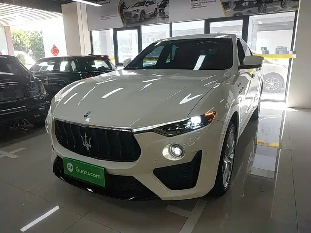 Photo 1 - Maserati Levante