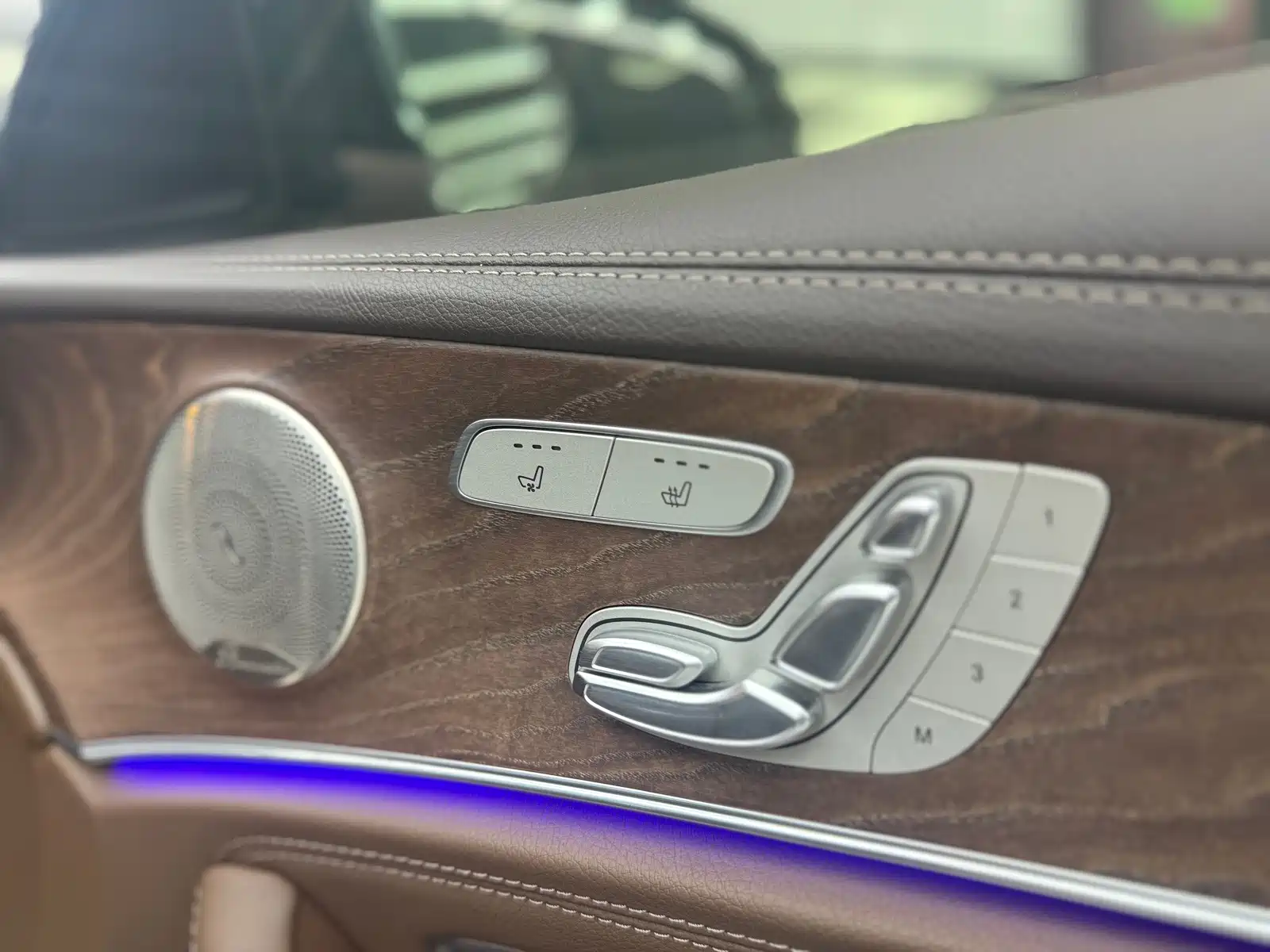 Фото 21 - Mercedes-Benz E-Class