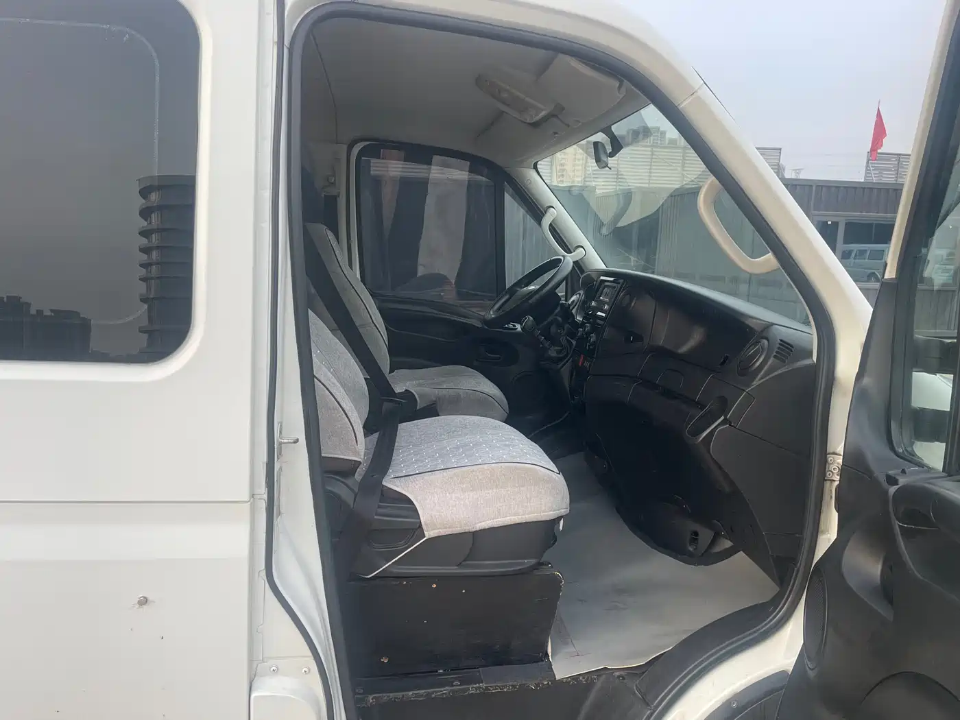 Iveco Daily 2020 Model 3.0T 30th Anniversary Manual All-round Edition F1C фото 8