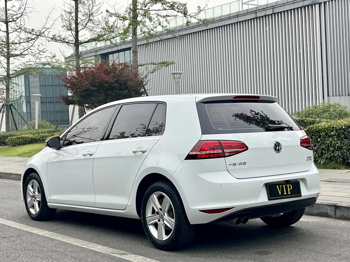 Volkswagen Golf 2017 230TSI Auto Comfort Millionth Anniversary Edition фото 4