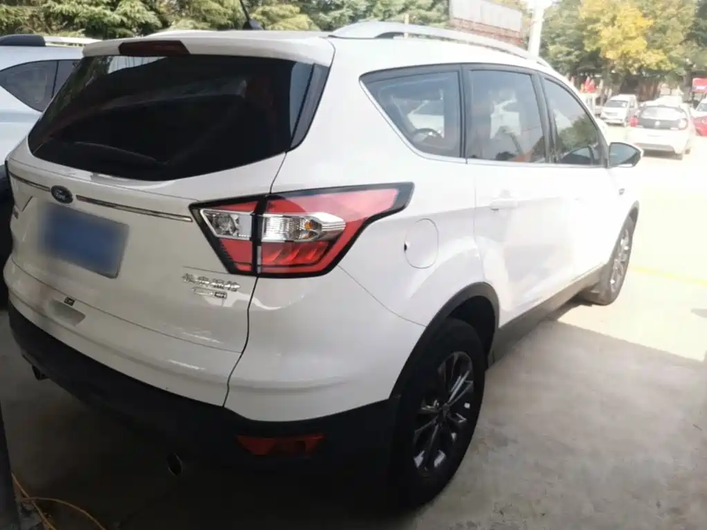 Фото 7 - Ford Kuga