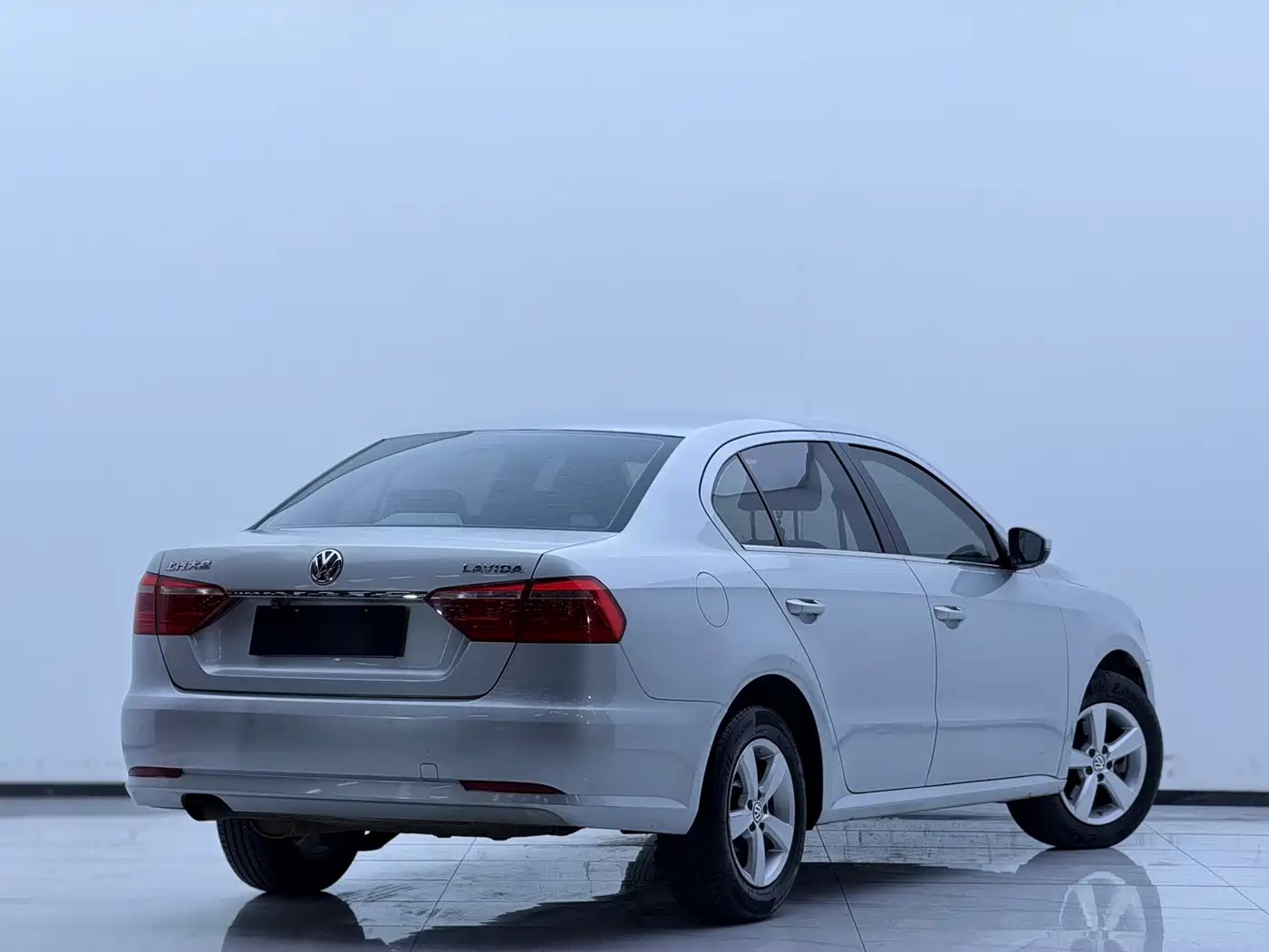 Volkswagen Lavida 2013 1.6L Automatic Trend Edition фото 16