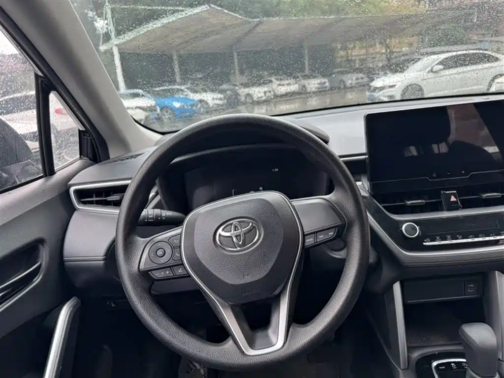 Toyota Frontlander 2023 2.0L CVT Elite Edition фото 13