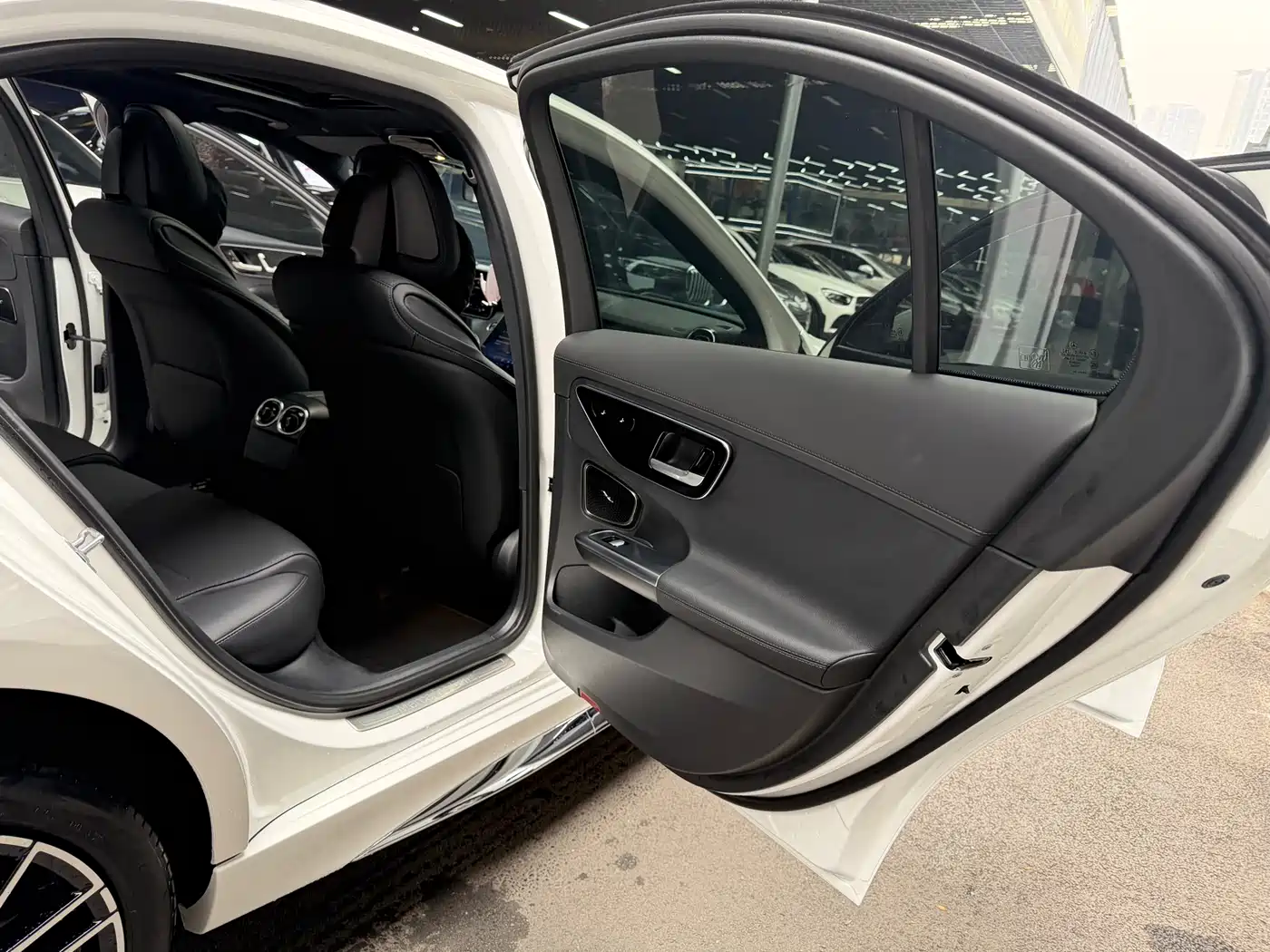 Mercedes-Benz C-Class 2024 Facelift C 200 L Sport фото 22