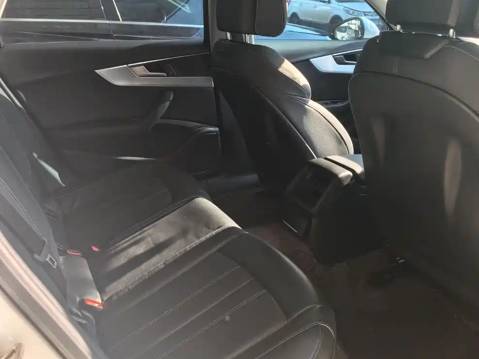 Audi A4L 2022 40 TFSI Luxury Elegance фото 8