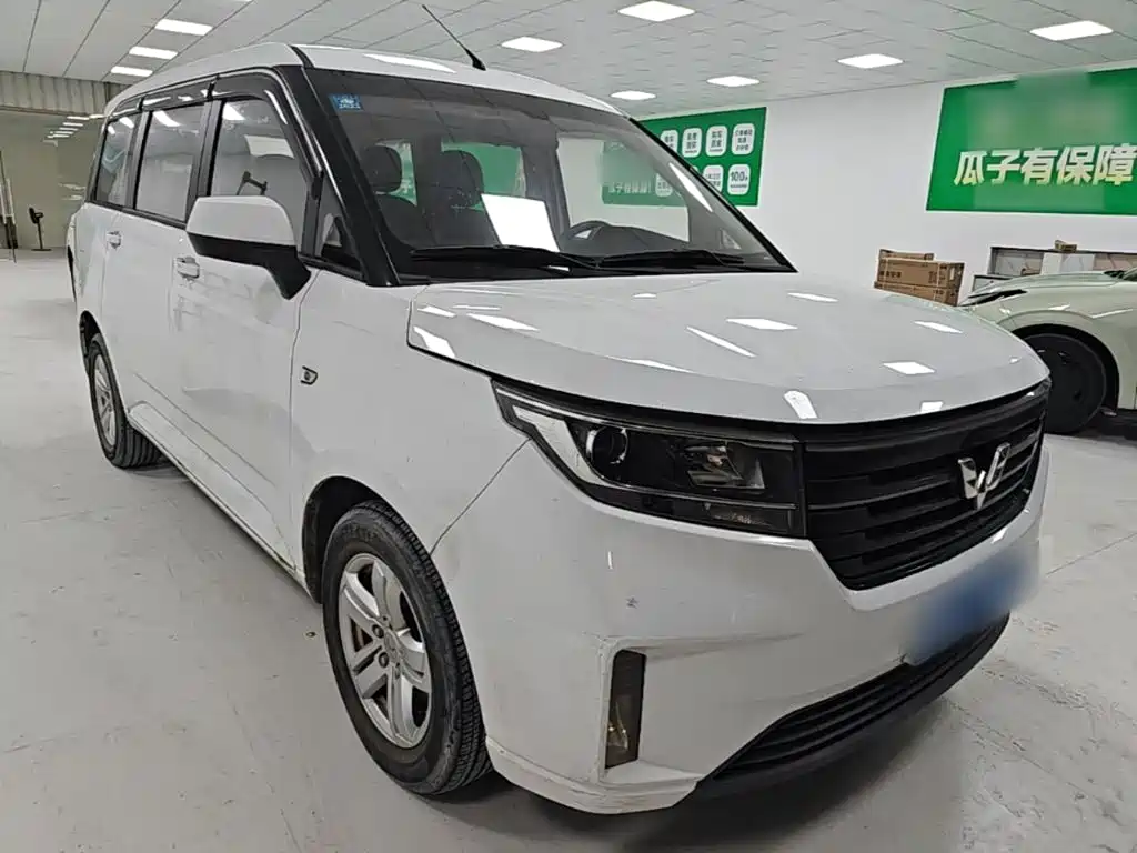 Wuling Motors Wuling Hongguang PLUS 2020 2019 1.5T Manual Luxury 7-seater