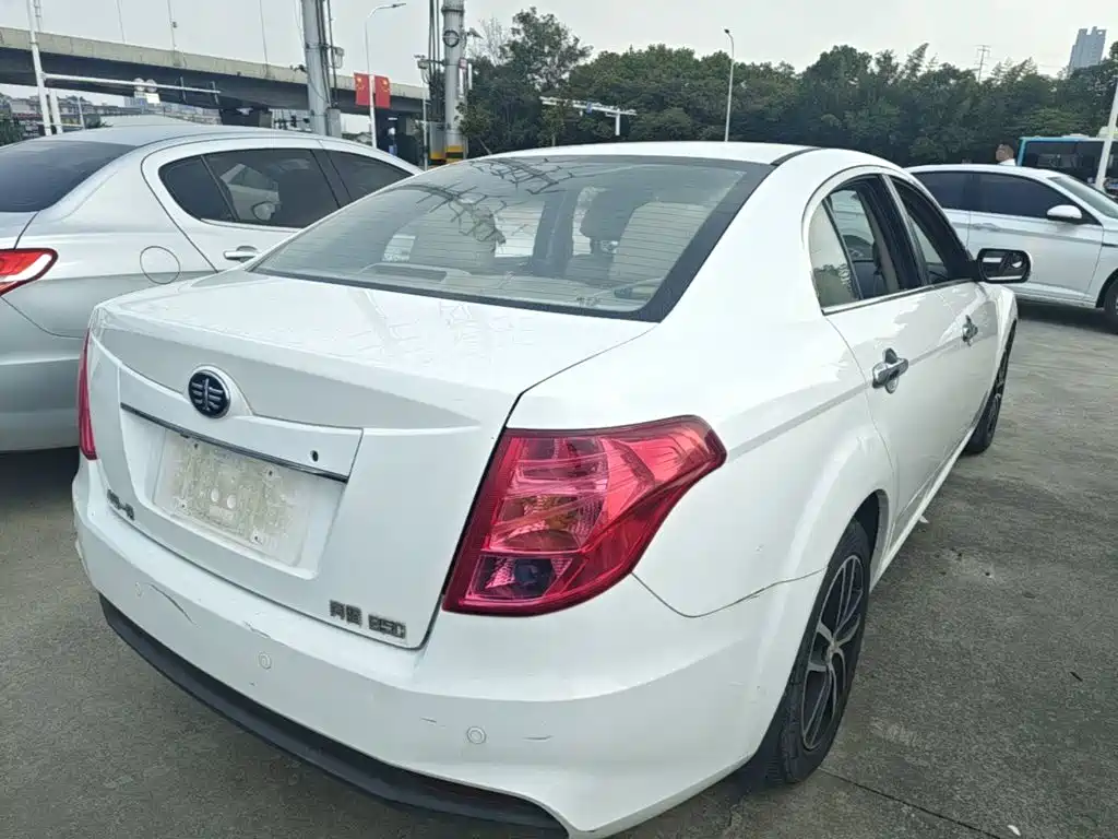 Besturn B50 2015 2013 1.6L Automatic Luxury