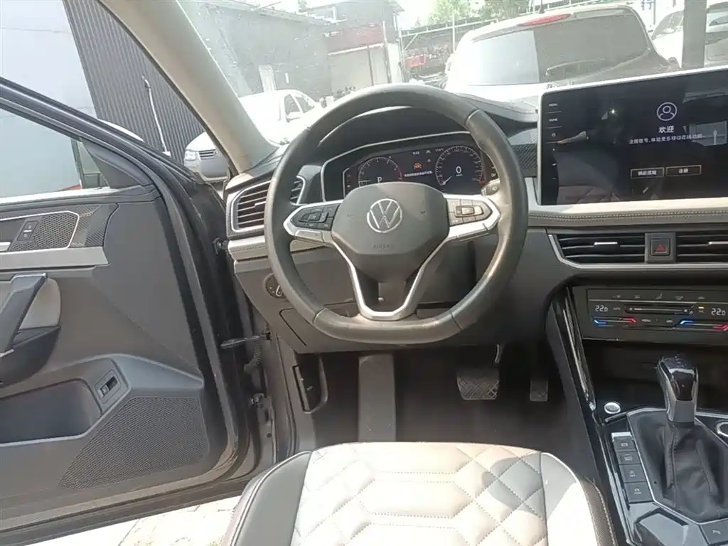 Volkswagen Tayron 2023 300TSI 2WD Luxury Plus Advanced Edition фото 17