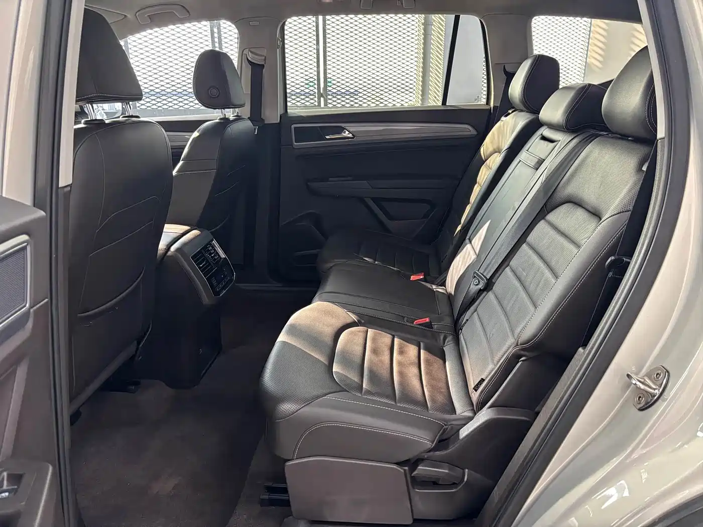 Volkswagen Teramont 2017 530 V6 4WD Luxury Edition фото 10
