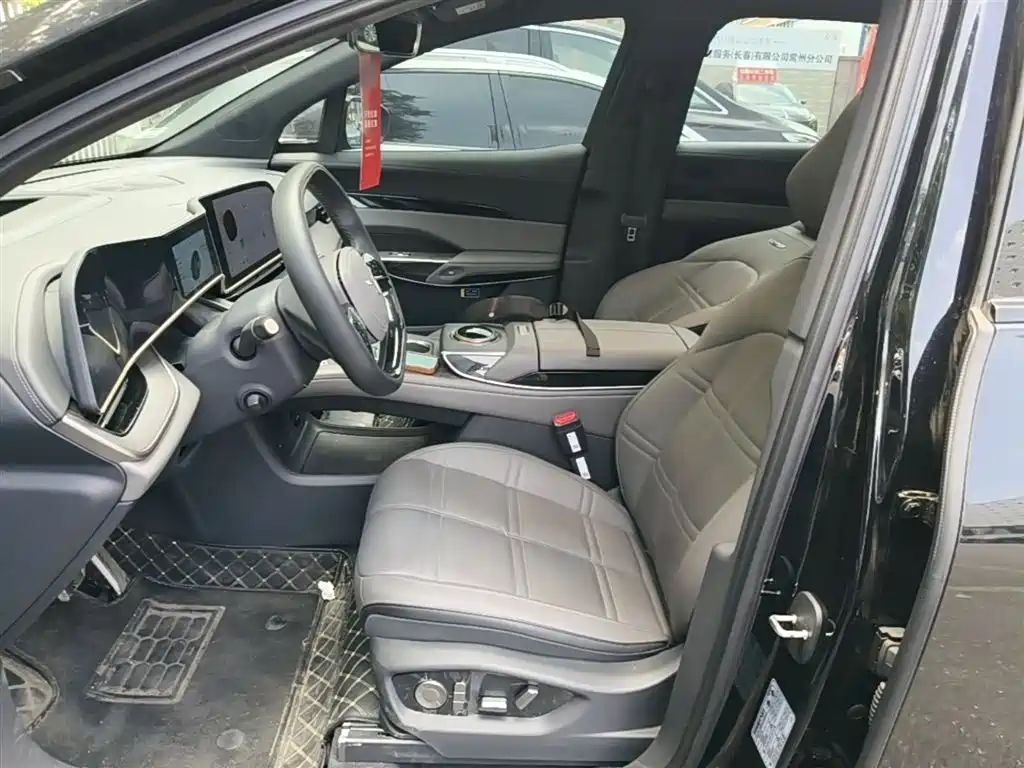 Hongqi Tian Gong 08 2025 680 Ultra AWD фото 15