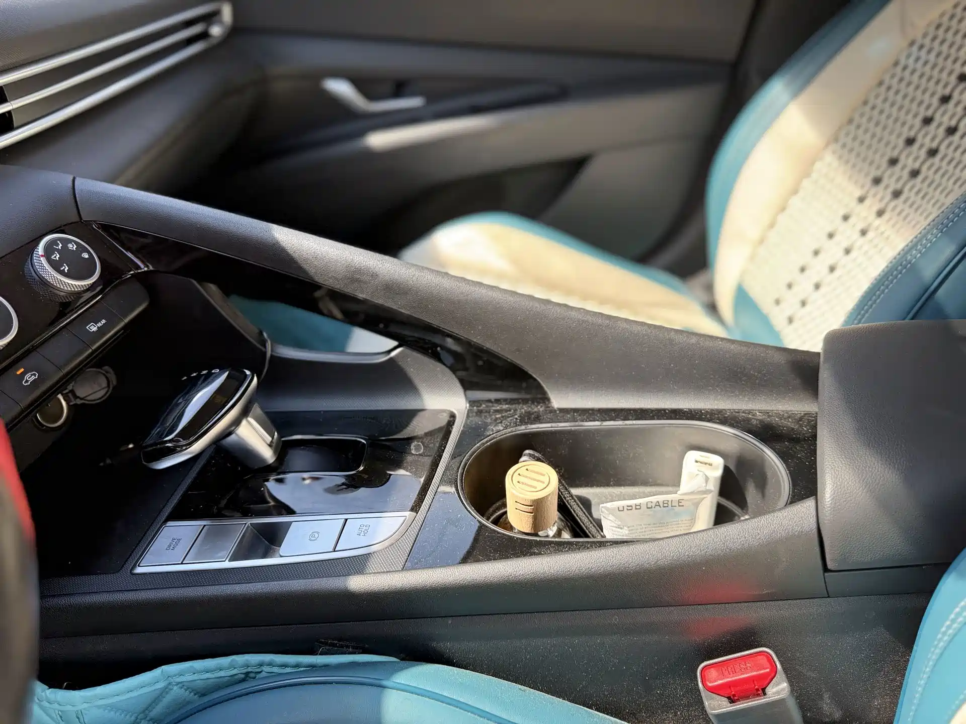 Photo 16 - Hyundai Elantra