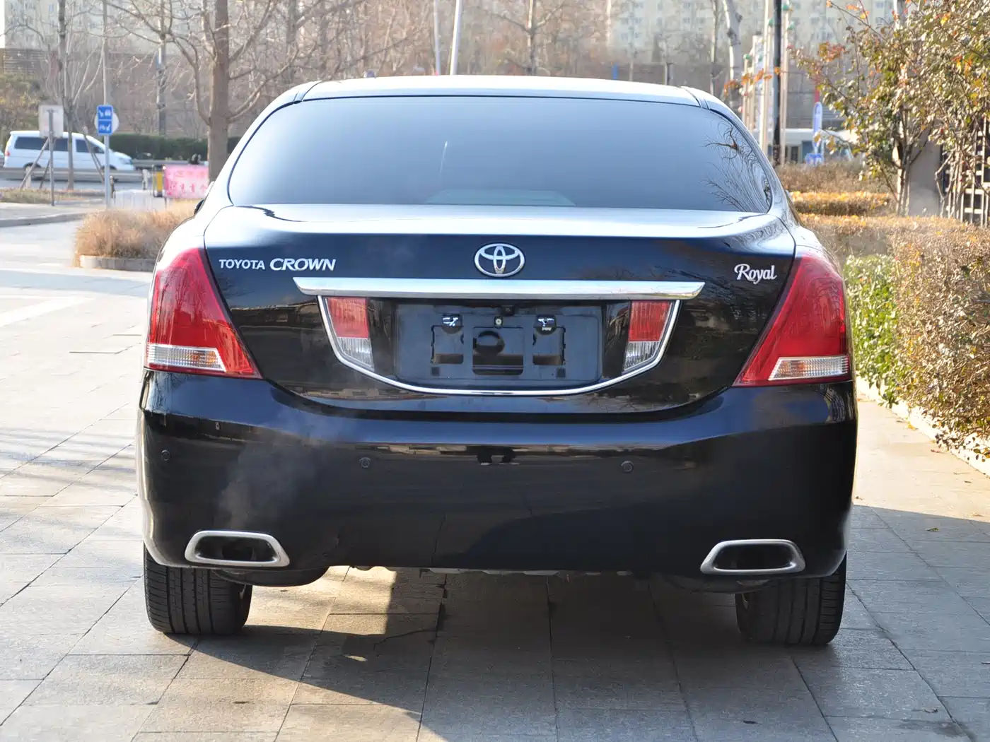 Toyota Crown 2011 2.5L Royal Leather Sunroof Special Edition фото 6