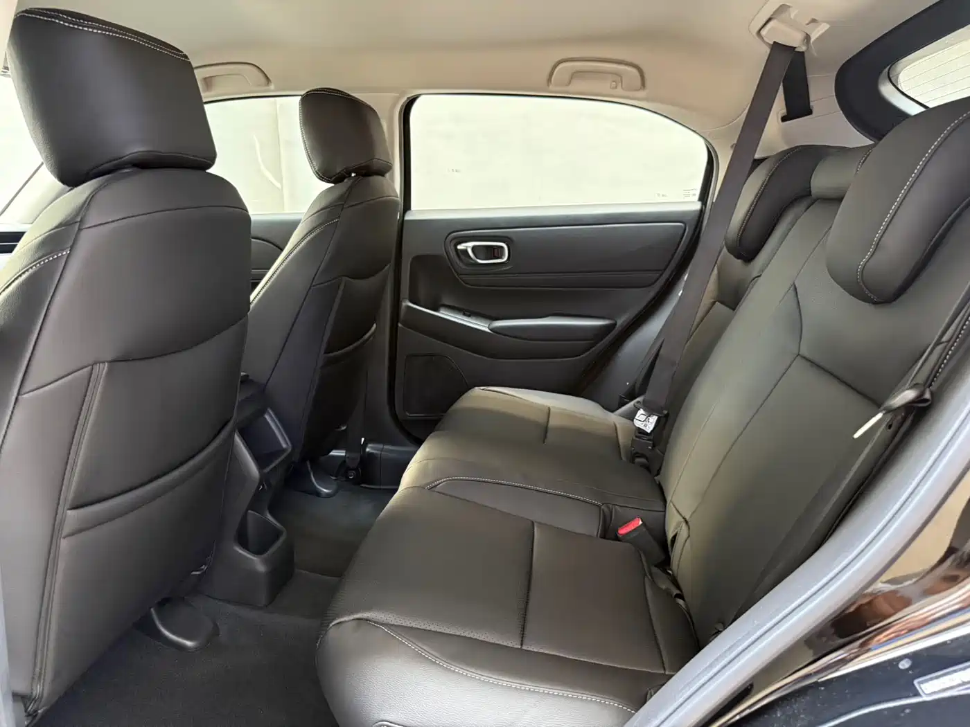 Photo 10 - Honda Vezel