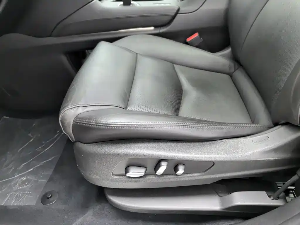 Фото 20 - Cadillac XT5