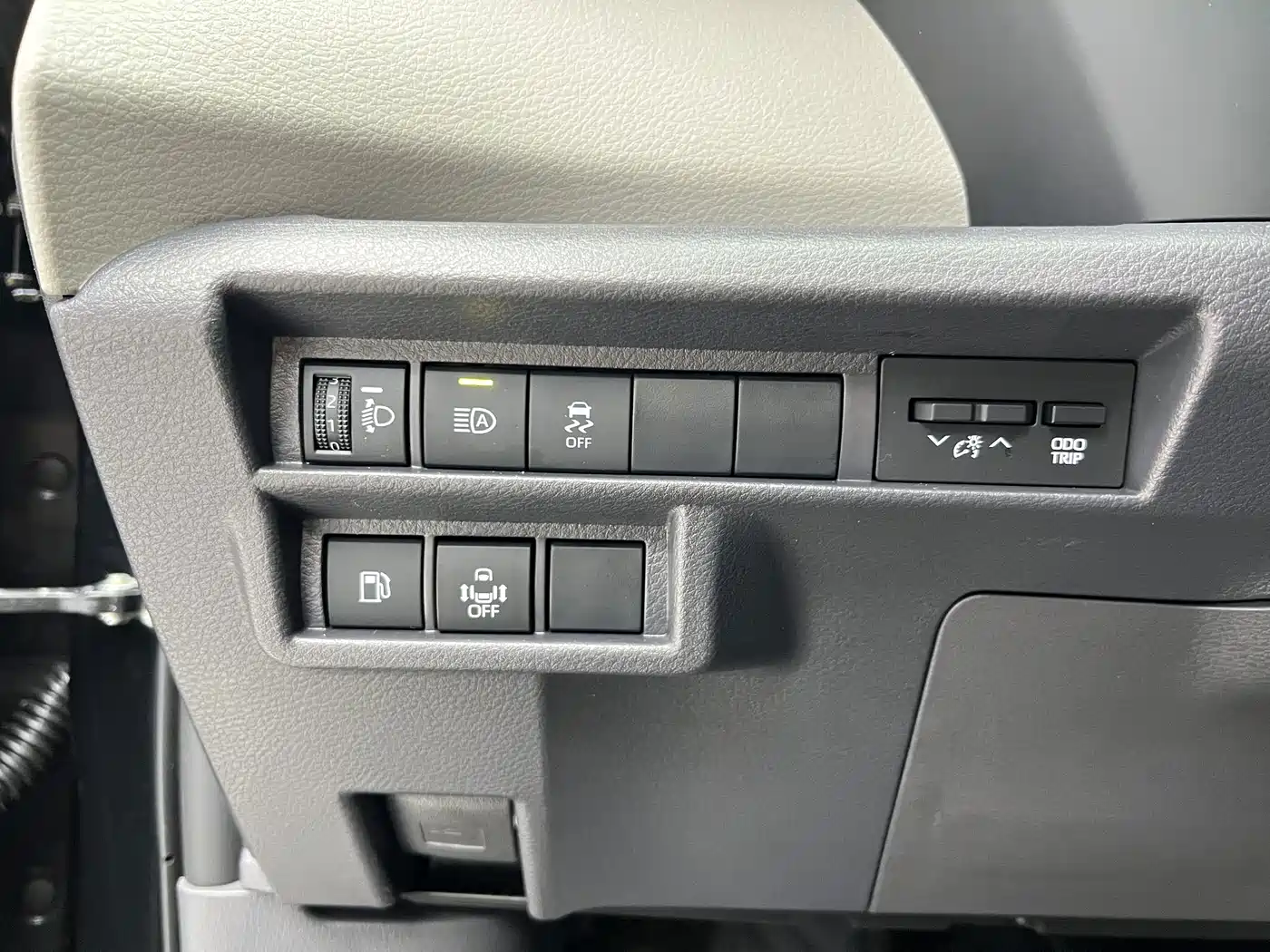 Toyota Granvia 2025 2024 2.5L Hybrid Comfort