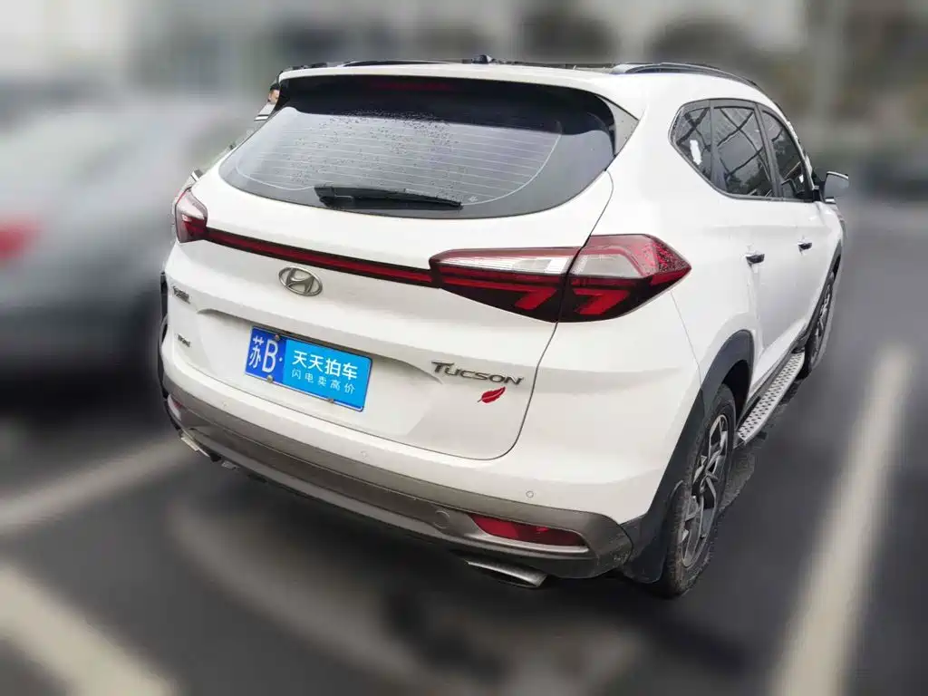 Фото 2 - Hyundai Tucson