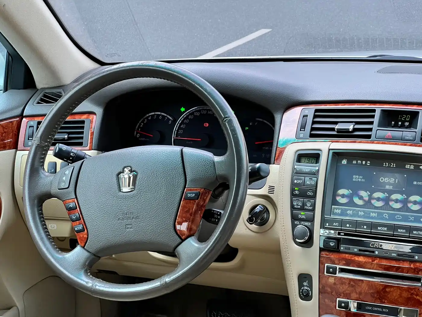 Toyota Crown 2007 2.5L Royal Leather Edition фото 8