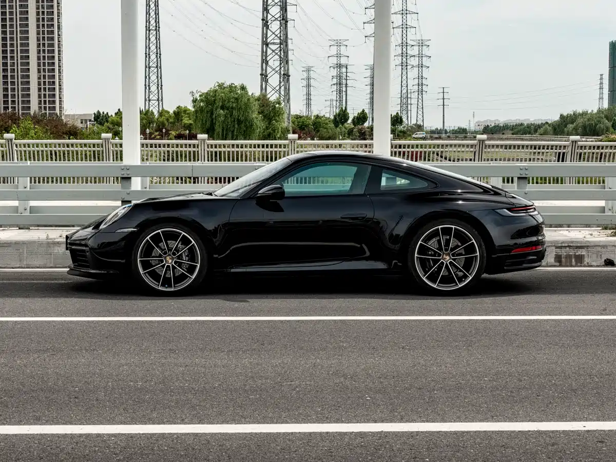 Porsche 911 2023 Carrera 3.0T фото 2