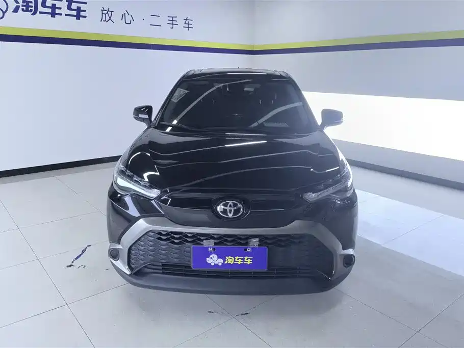 Toyota Frontlander 2022 2.0L CVT Luxury Edition фото 2