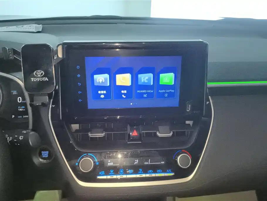 Toyota Frontlander 2022 2.0L CVT Luxury Edition фото 13