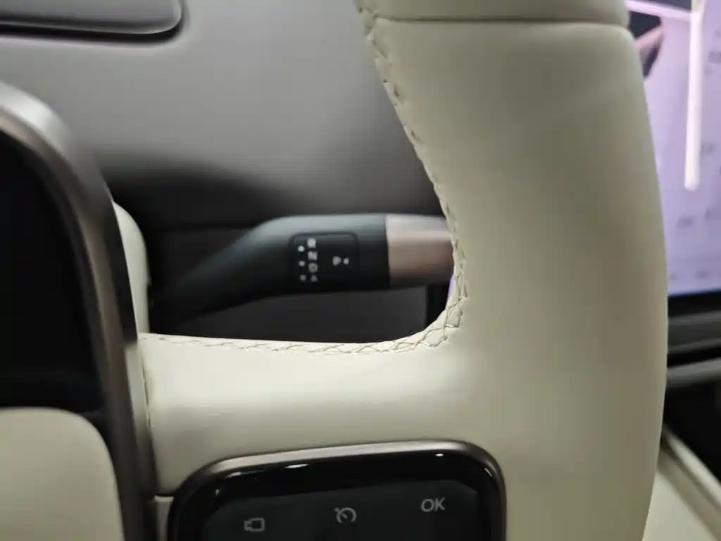 Li Auto i6 2026 2025 4WD Base Model