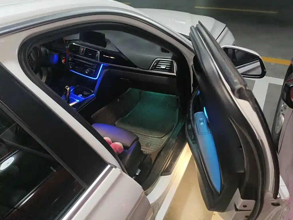 Photo 13 - BMW 3 Series