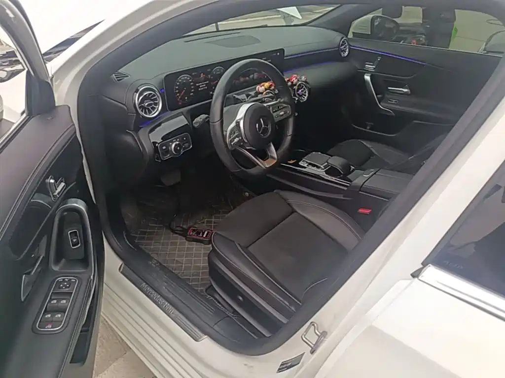 Mercedes-Benz A-Class 2019 A 200 L Sport Sedan фото 15