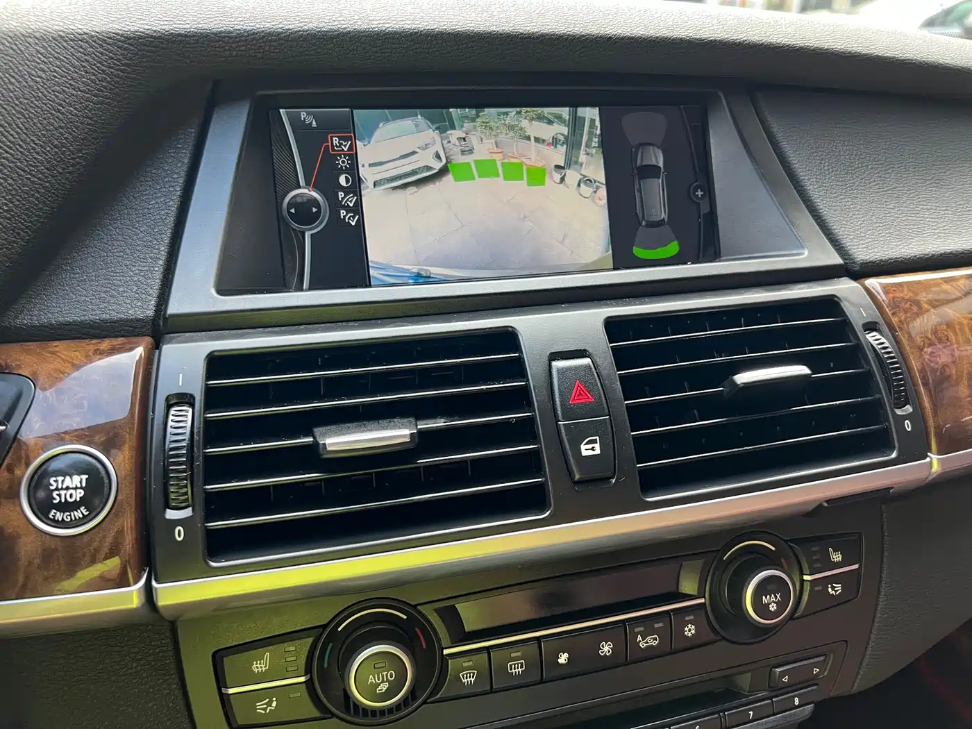 BMW X5 (Import) 2011 xDrive35i Leading Edition фото 11