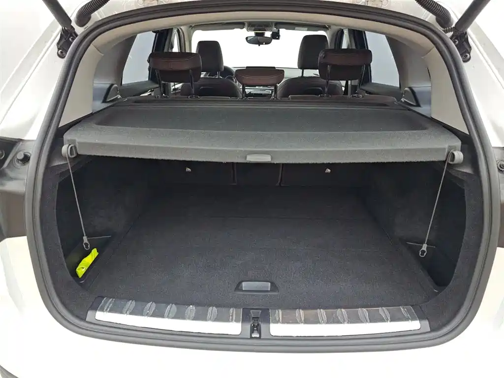 BMW X1 2021 sDrive25Li Leading фото 2