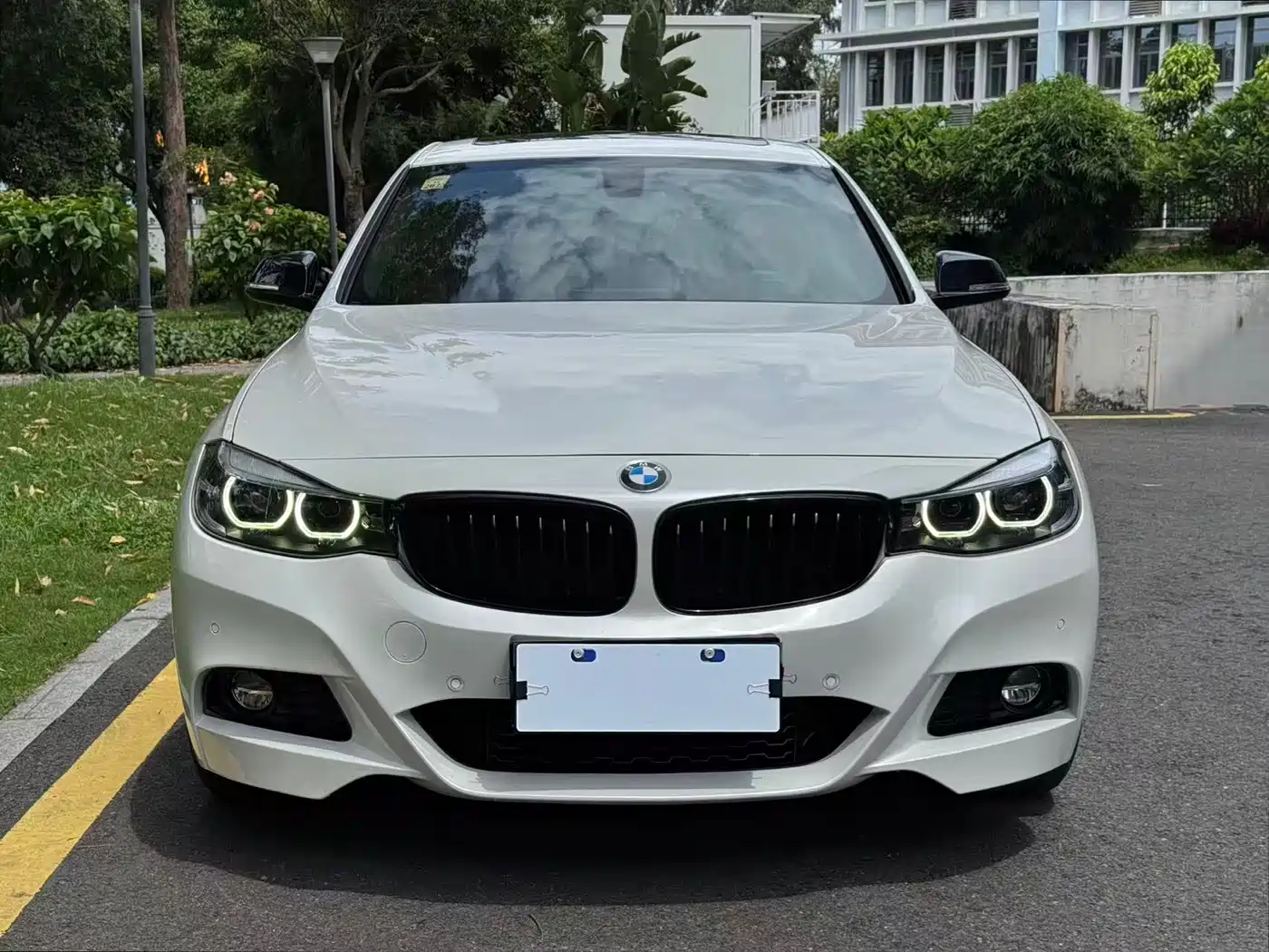 BMW 3 Series GT 2020 320i M Sport Black Night Edition фото 3
