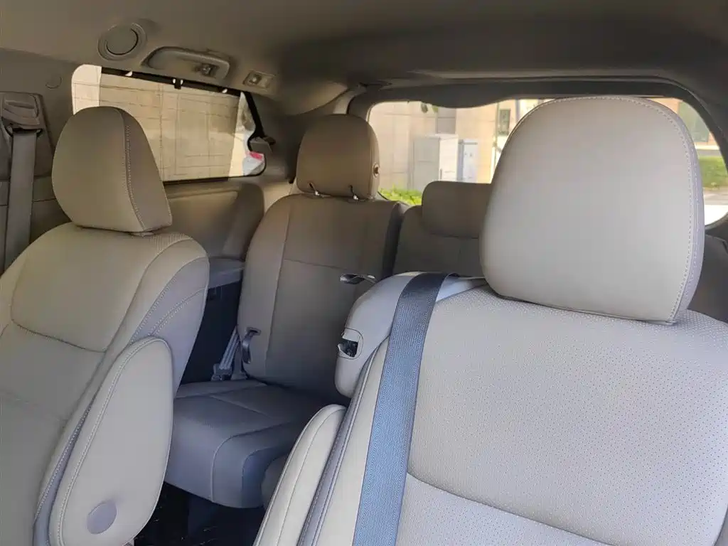 Toyota Sienna 2015 3.5L 2WD LE фото 7