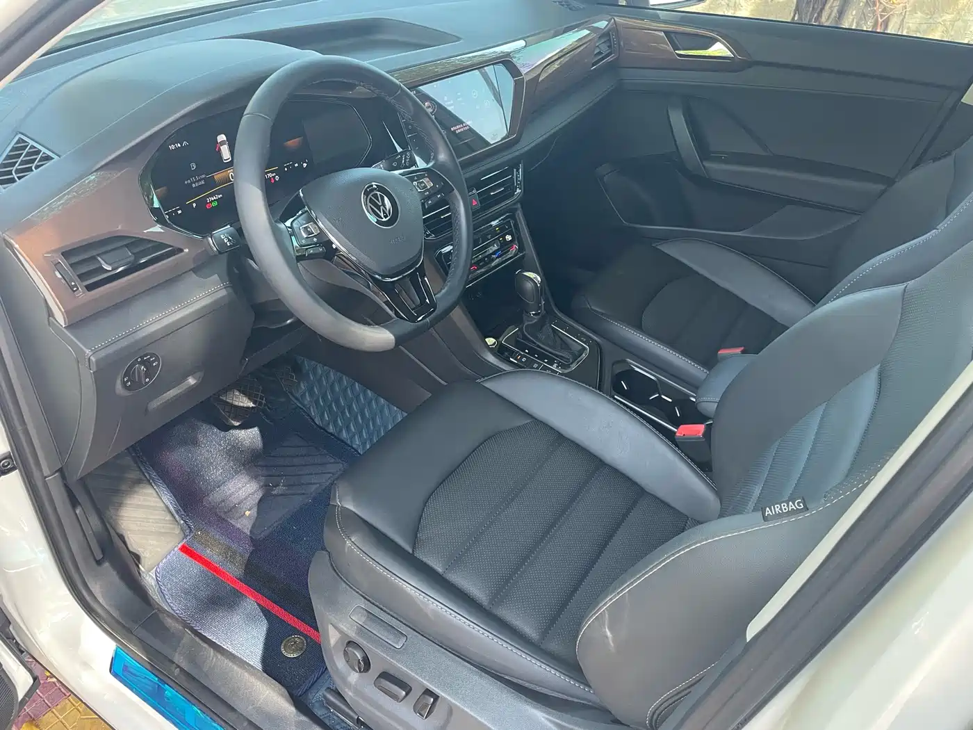 Volkswagen Tharu 2022 330TSI AWD Luxury Edition фото 4