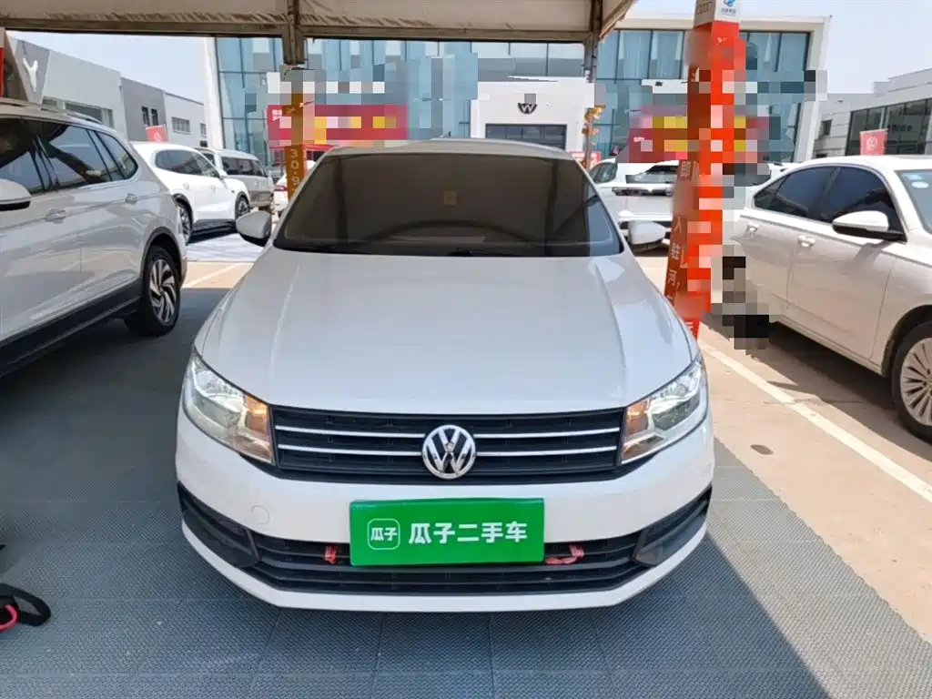 VOLKSWAGEN SANTANA