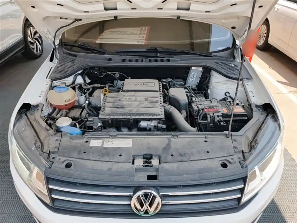 VOLKSWAGEN SANTANA