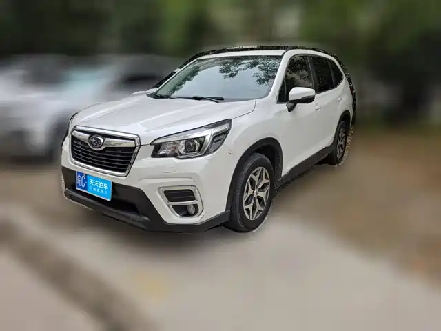 Subaru Forester 2021 2.0i Luxury Edition — фото 1