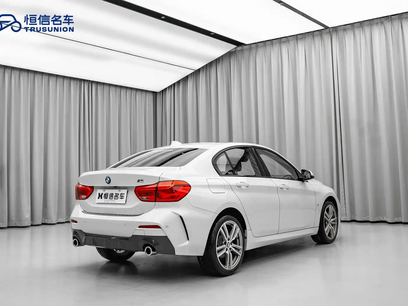 BMW 1 Series 2019 120i Leading M Sport Package фото 4