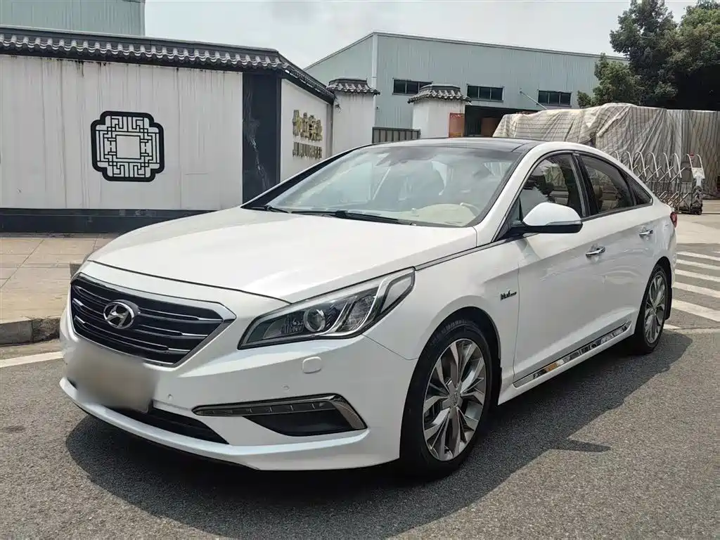 Hyundai Sonata 2015 1.6T DLX Premium фото 2