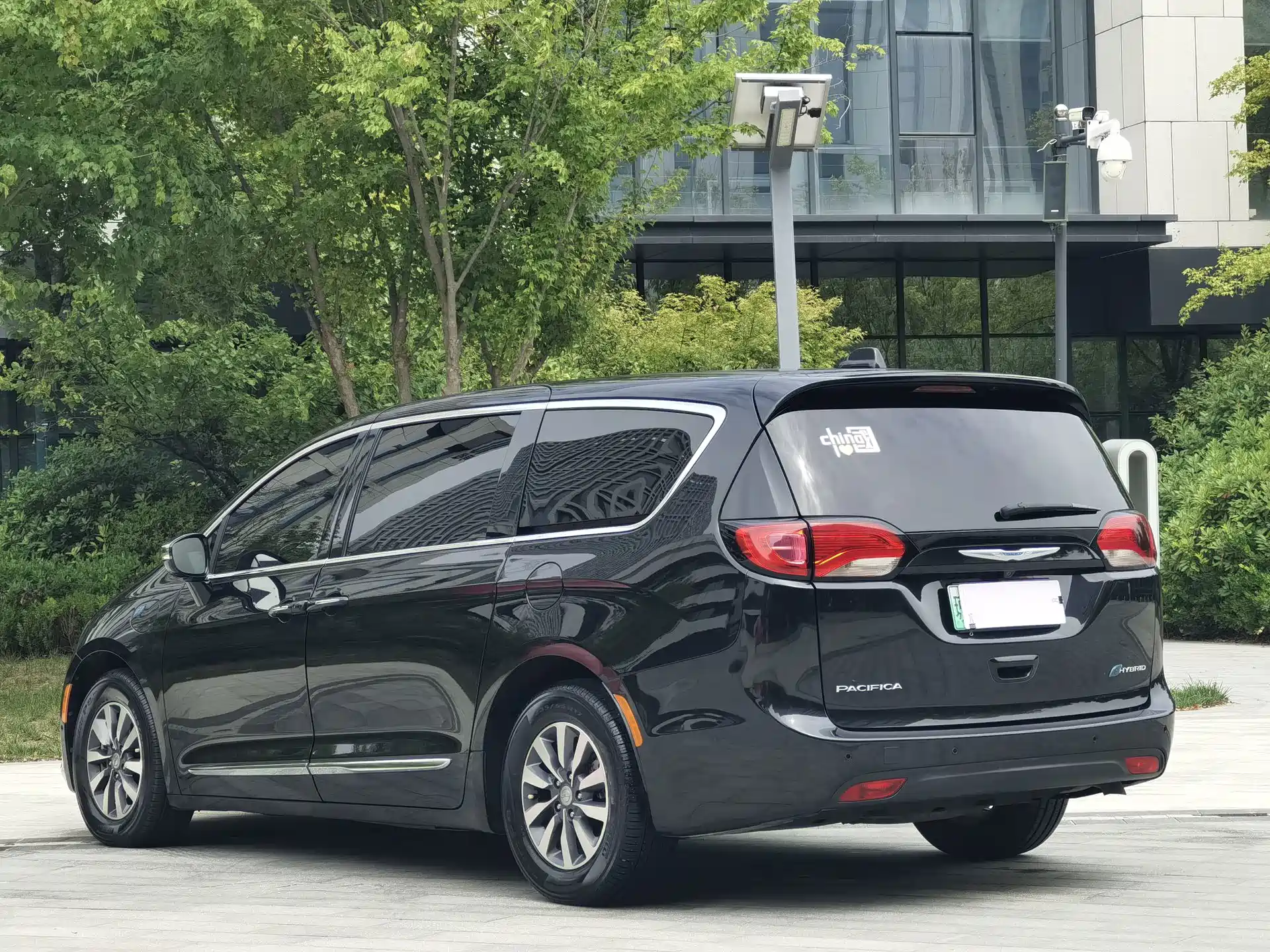 Фото 5 - Chrysler Pacifica PHEV