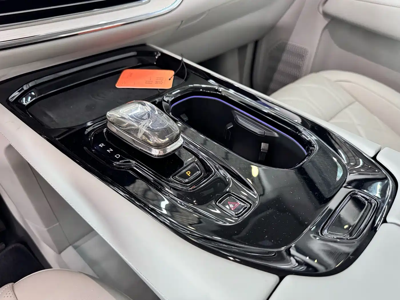Volvo EM90 2024 2025 Ultra Six-Seater