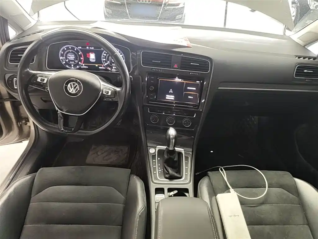 Volkswagen Golf 2019 280TSI DSG Luxury China VI фото 10