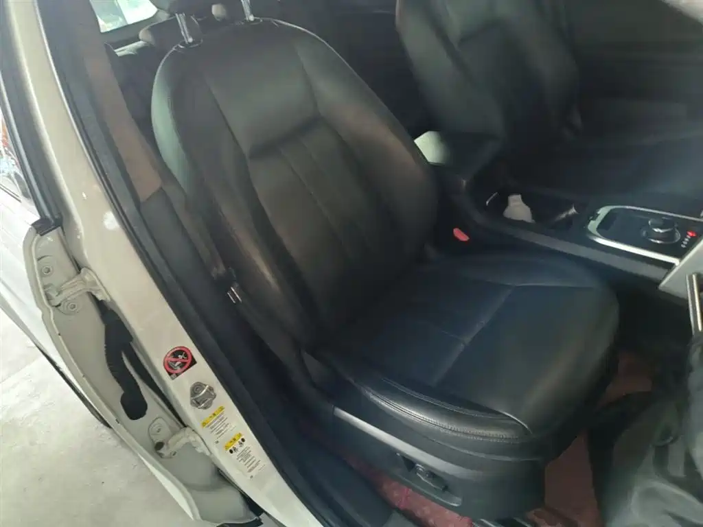 Land Rover Discovery Sport 2019 240PS SE Edition China VI фото 25