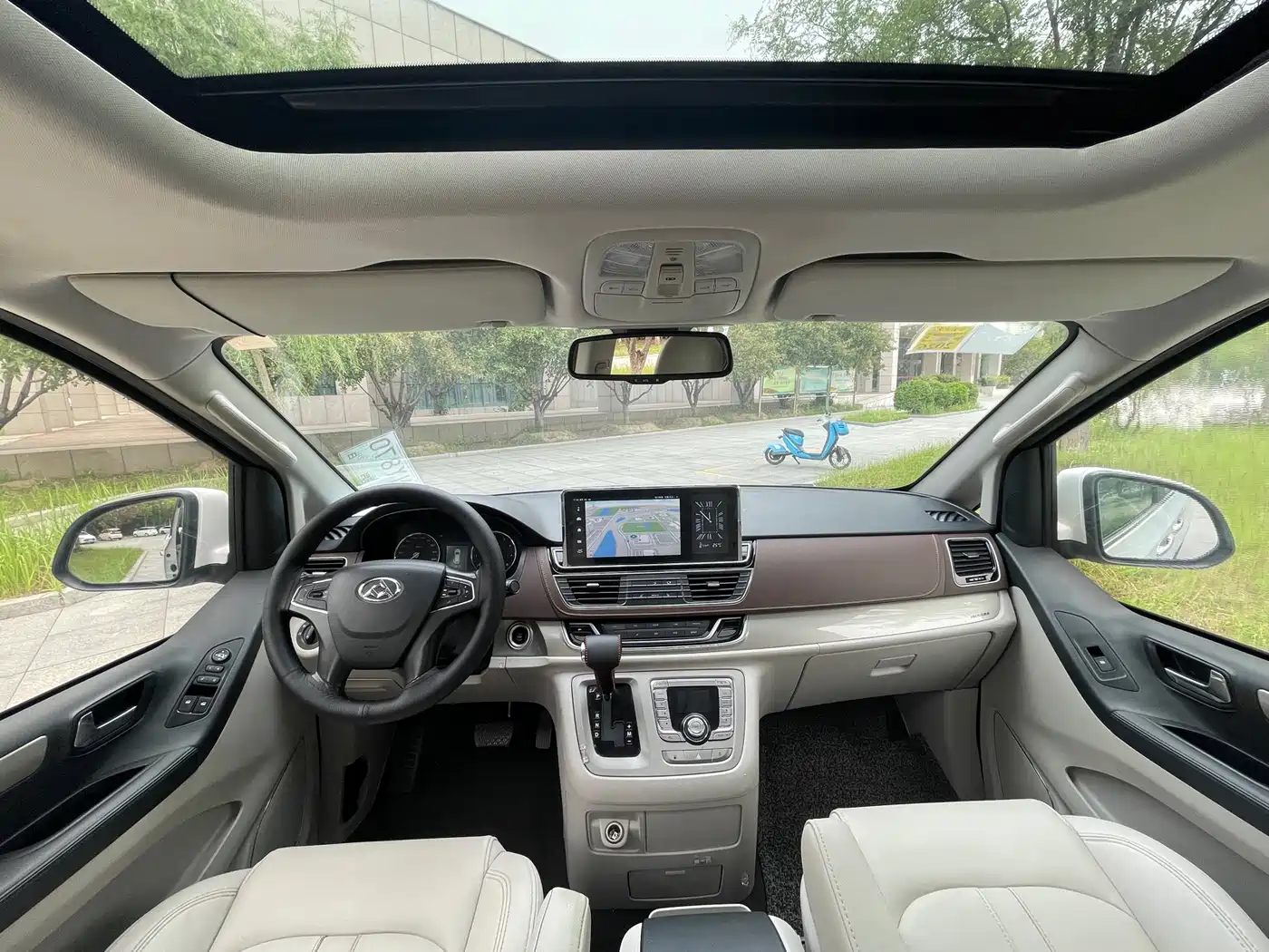 SAIC Maxus Maxus G10 2018 PLUS 2.0T Automatic Luxury Executive Edition фото 11
